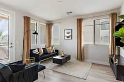 Walk to Old Town | 12mins PHX | 2BR Pool King Bed A
