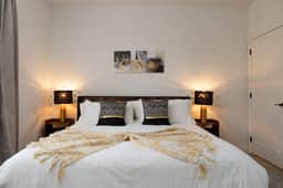 20 mins DT| Sleeps 5 | Illustrious Haven Spacious Gym