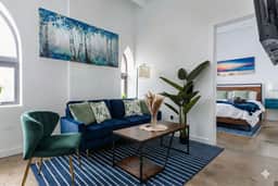 Peaceful Cozy Loft | 13 mins DT | 4 mins Lake