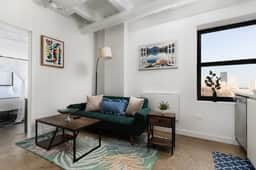 Elegant Style Loft Montrose|13 mins DT|4 mins Lake