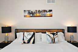Walk to Old Town | 12mins PHX | 2BR Pool King Bed A