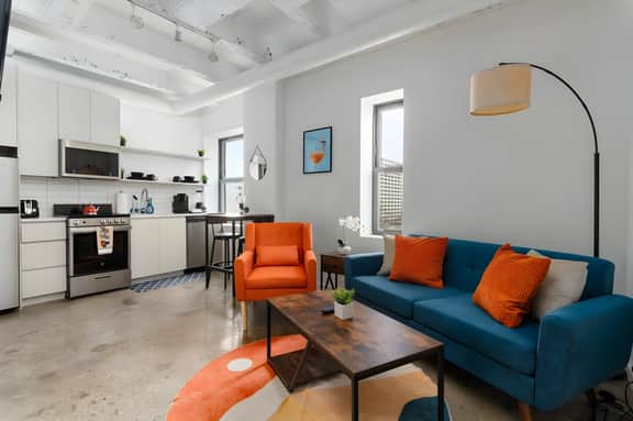 Artistic Loft Rooftop  | 13 mins DT | 4 mins Lake