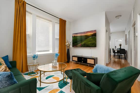 15 mins DT| HumboldtPark Gem | Sleeps 8 | FreePark