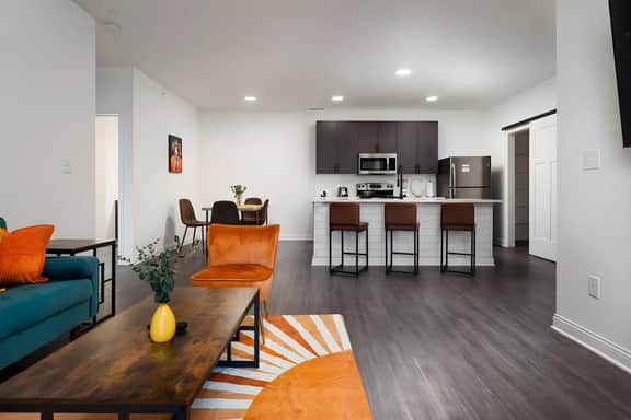 20mins DT Indy| Sleeps 5 | Radiant Vibes Spacious