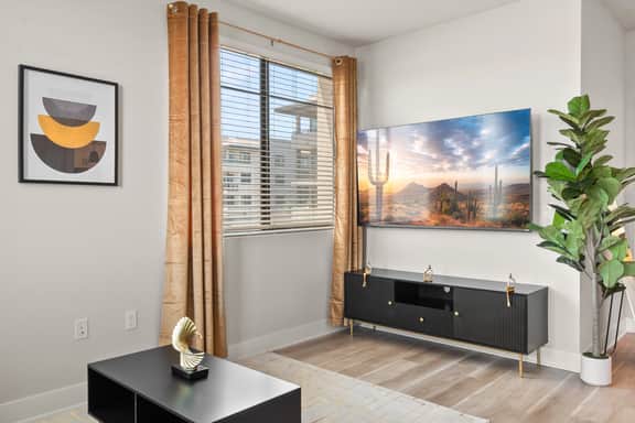 Walk to Old Town | 12mins PHX | 2BR Pool King Bed A