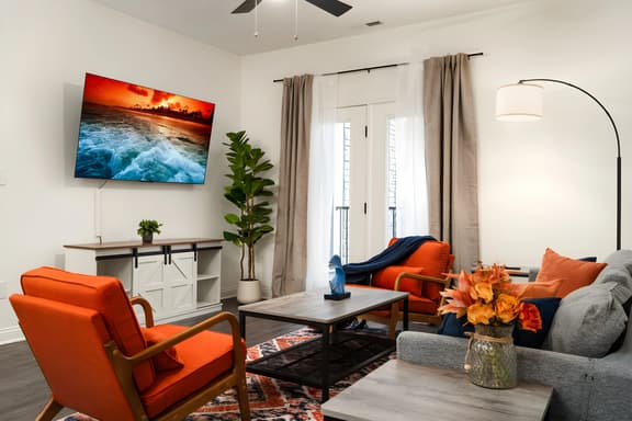 20 mins DT| Sleeps 10 | Decadent Haven Spacious Gym