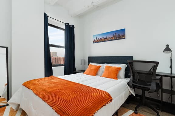 Artistic Loft Rooftop  | 13 mins DT | 4 mins Lake